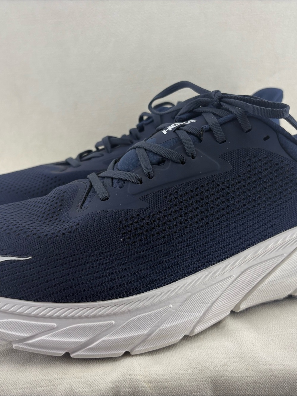 Hoka Arahi 7 Navy and White Running Shoes size 15EE NWOB